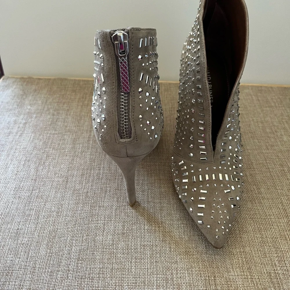 Donald J. Pliner Women's Studded Tan Heels - Picture 4 of 11